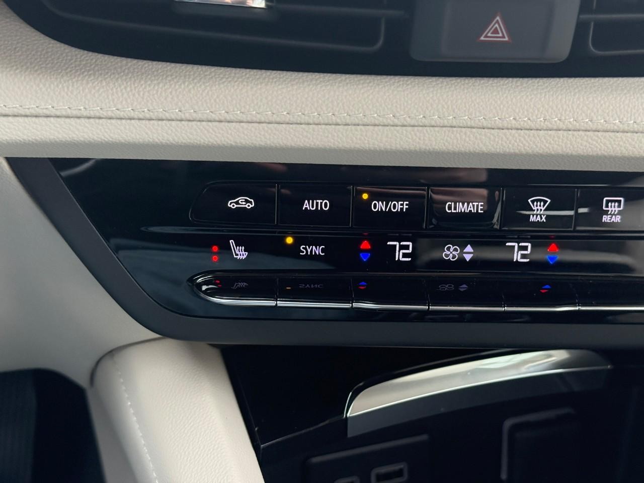 Buick Envision Vehicle Full-screen Gallery Image 22