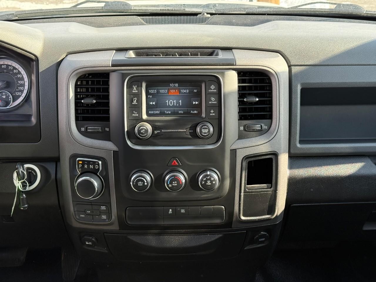 Ram 1500 Classic Vehicle Full-screen Gallery Image 13