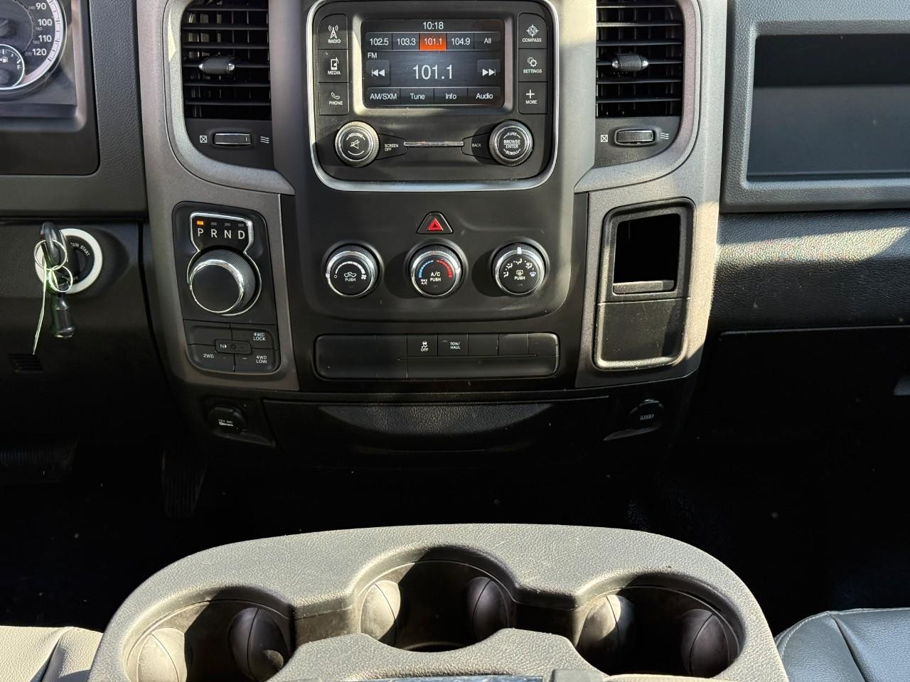 Ram 1500 Classic Vehicle Full-screen Gallery Image 14