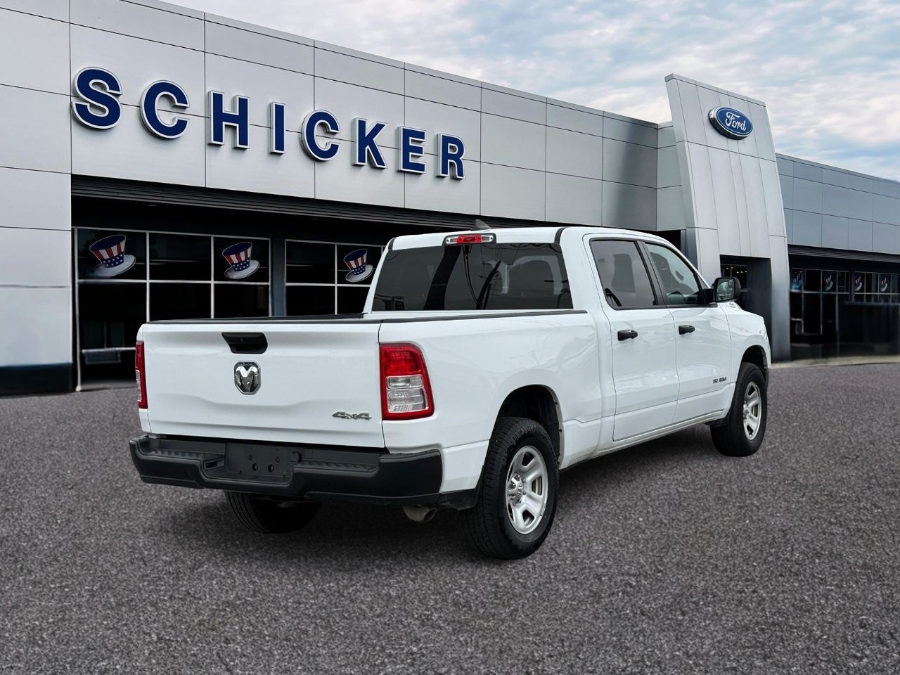 Ram 1500 Vehicle Full-screen Gallery Image 02