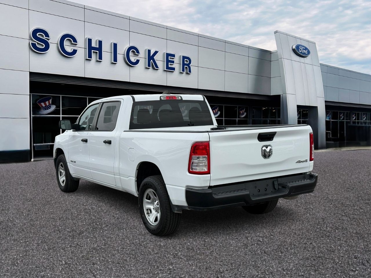 Ram 1500 Vehicle Full-screen Gallery Image 03