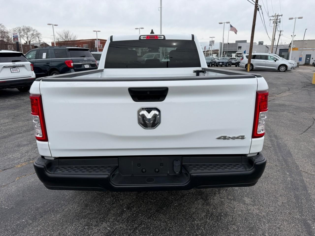 Ram 1500 Vehicle Full-screen Gallery Image 08