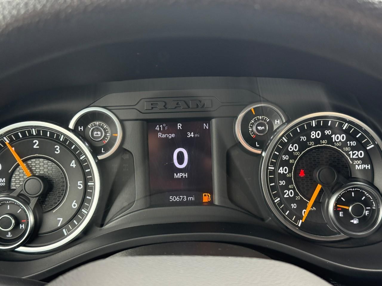 Ram 1500 Vehicle Full-screen Gallery Image 22