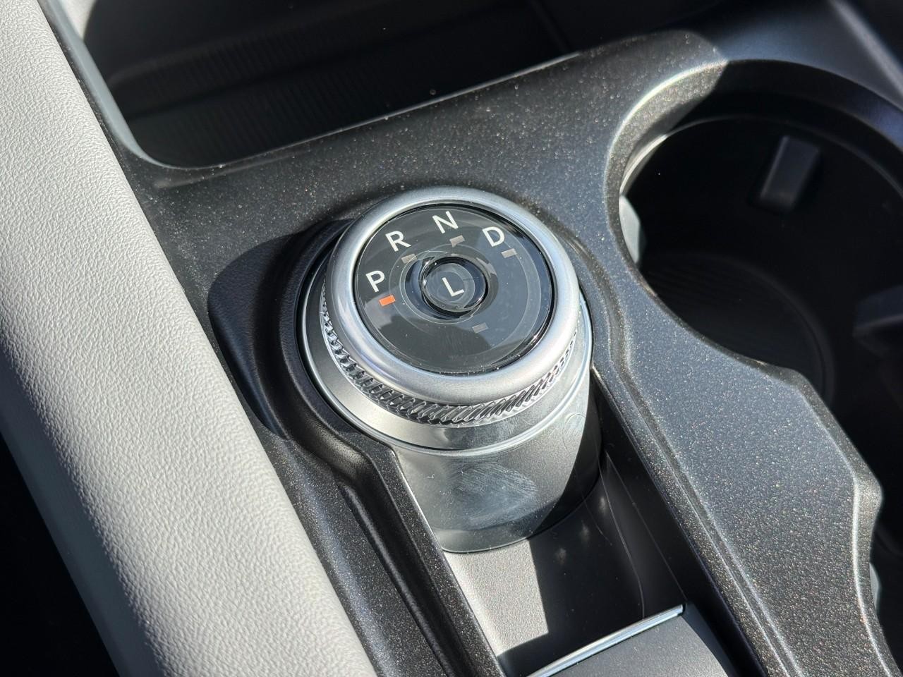 Ford Explorer Vehicle Full-screen Gallery Image 18