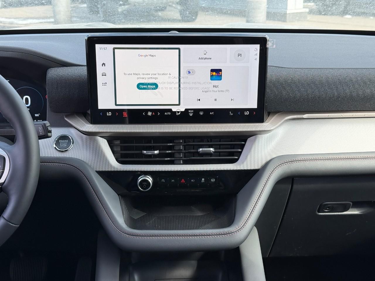 Ford Explorer Vehicle Full-screen Gallery Image 09