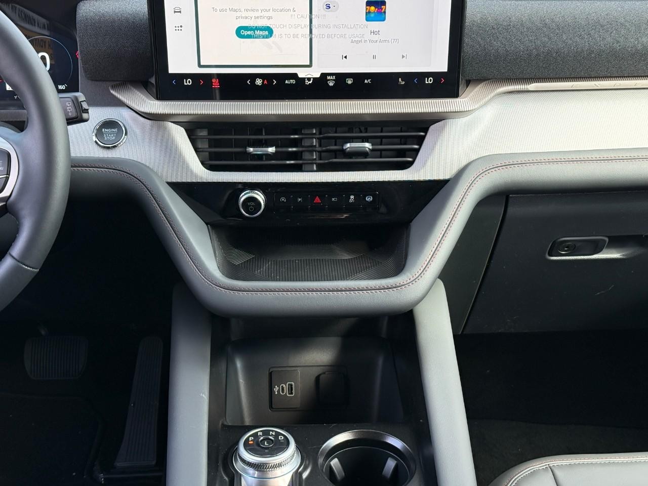 Ford Explorer Vehicle Full-screen Gallery Image 10