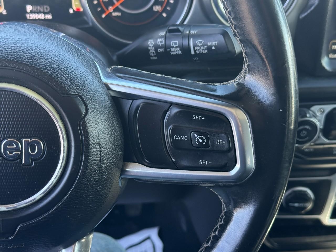 Jeep Wrangler Unlimited Vehicle Full-screen Gallery Image 16