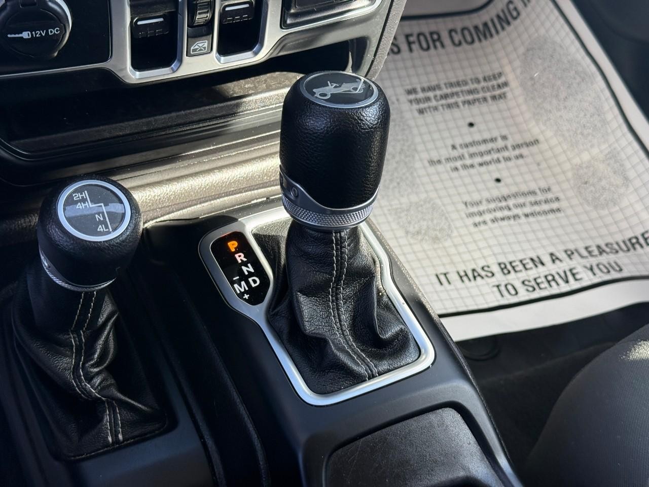 Jeep Wrangler Unlimited Vehicle Full-screen Gallery Image 17