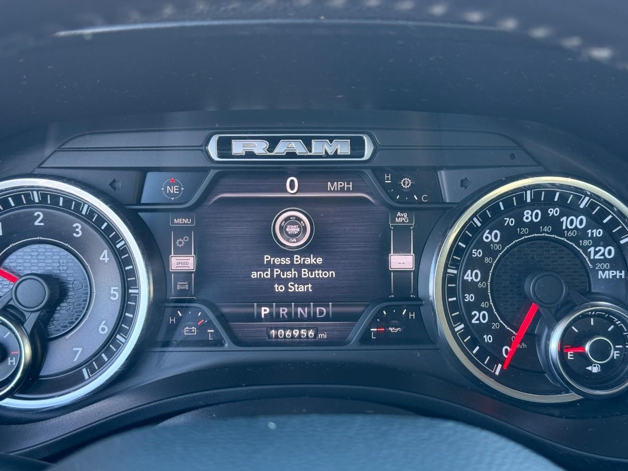 Ram 1500 Vehicle Full-screen Gallery Image 18