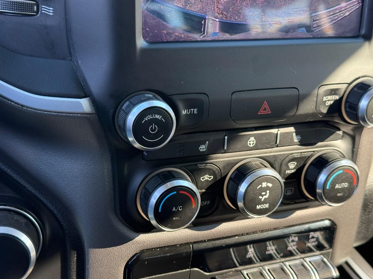 Ram 1500 Vehicle Full-screen Gallery Image 20