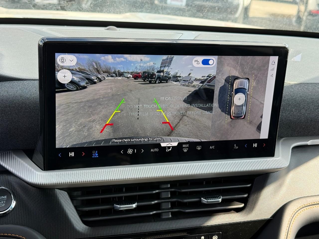 Ford Explorer Vehicle Full-screen Gallery Image 20