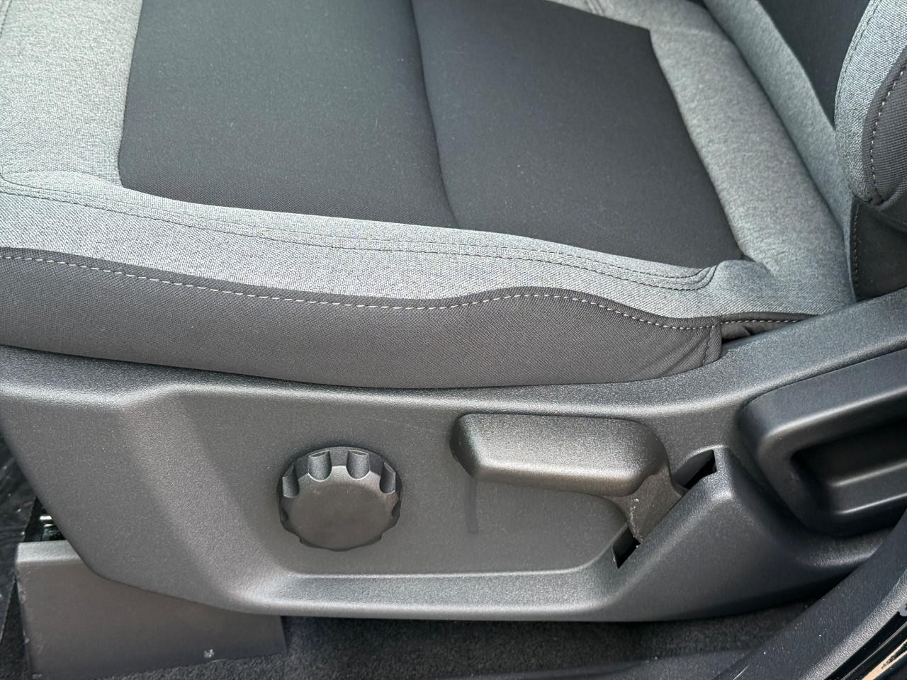 Ford Bronco Vehicle Full-screen Gallery Image 12