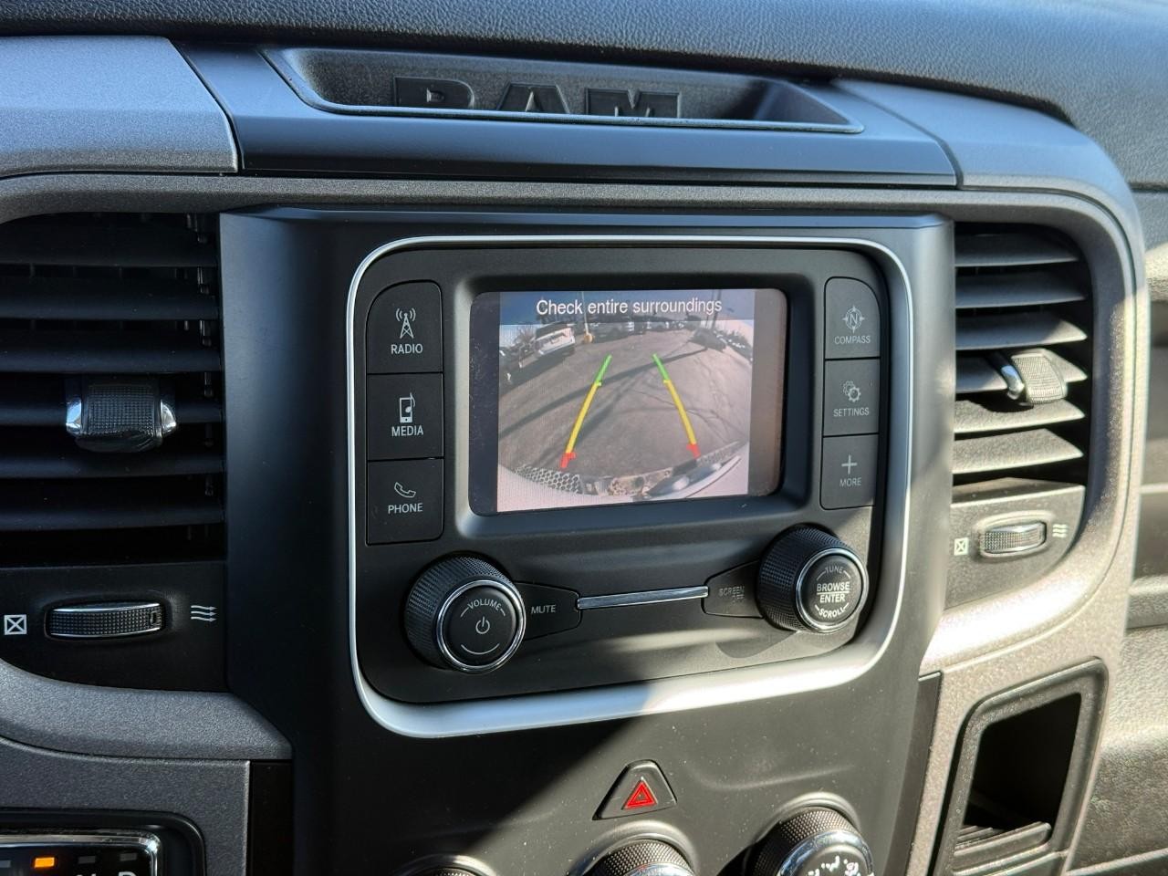 Ram 1500 Classic Vehicle Full-screen Gallery Image 15