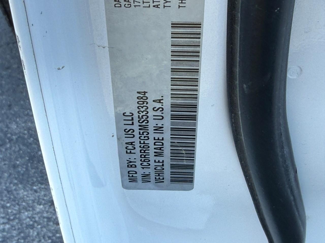 Ram 1500 Classic Vehicle Full-screen Gallery Image 17