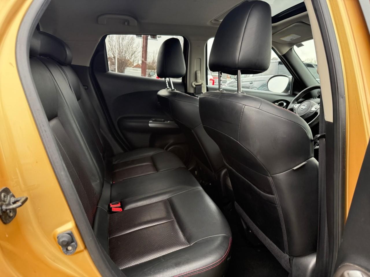 Nissan Juke Vehicle Full-screen Gallery Image 08