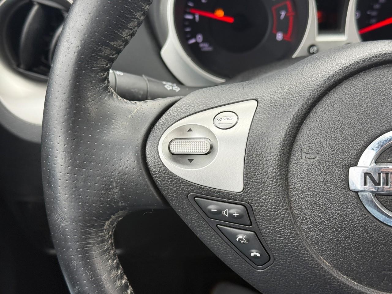 Nissan Juke Vehicle Full-screen Gallery Image 11