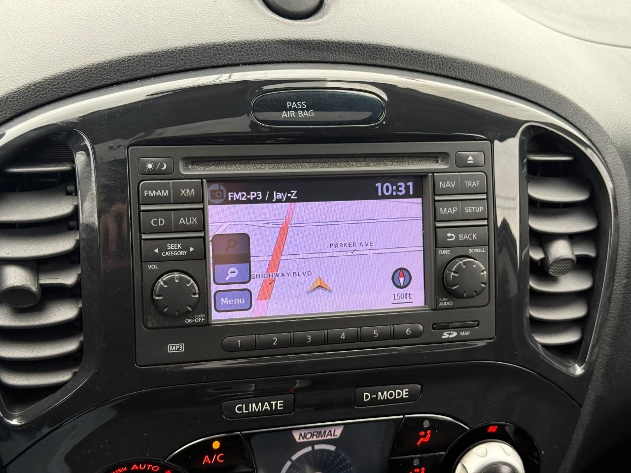 Nissan Juke Vehicle Full-screen Gallery Image 15