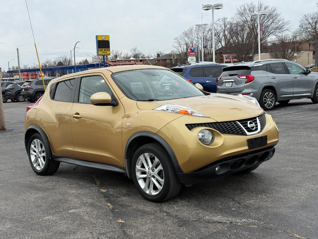 Nissan Juke Vehicle Full-screen Gallery Image 16