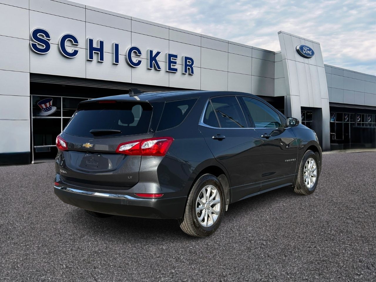 Chevrolet Equinox Vehicle Full-screen Gallery Image 02