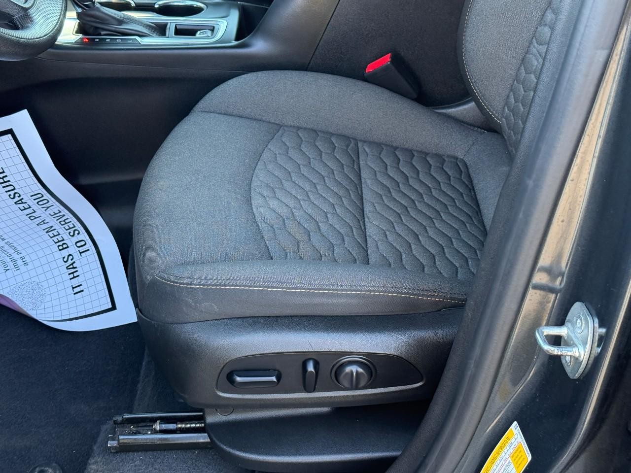 Chevrolet Equinox Vehicle Full-screen Gallery Image 16