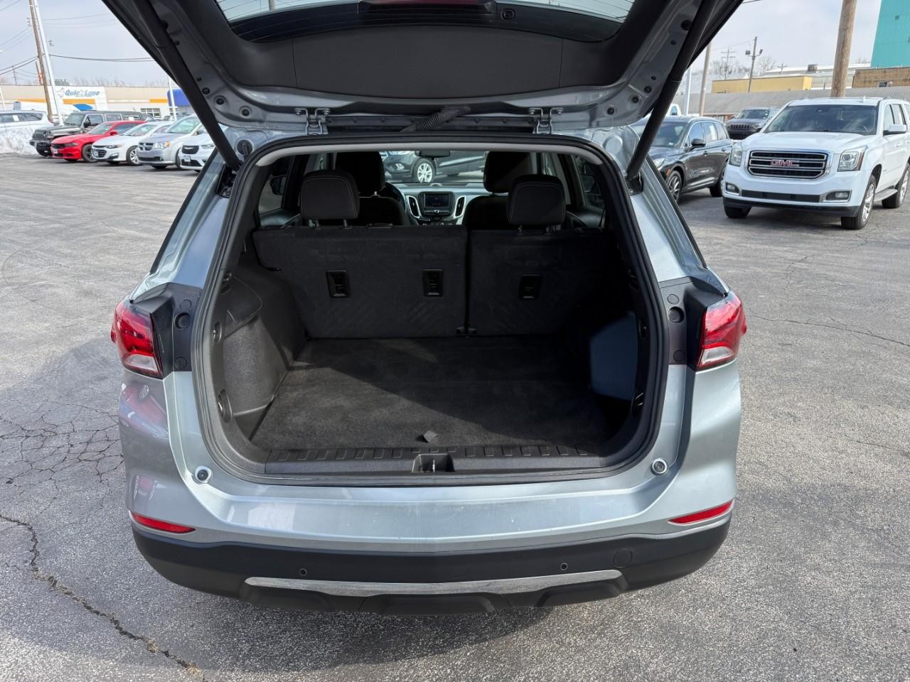 Chevrolet Equinox Vehicle Full-screen Gallery Image 07