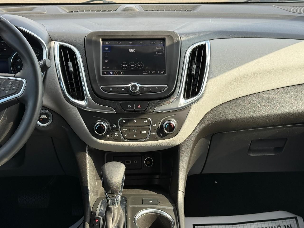 Chevrolet Equinox Vehicle Full-screen Gallery Image 13
