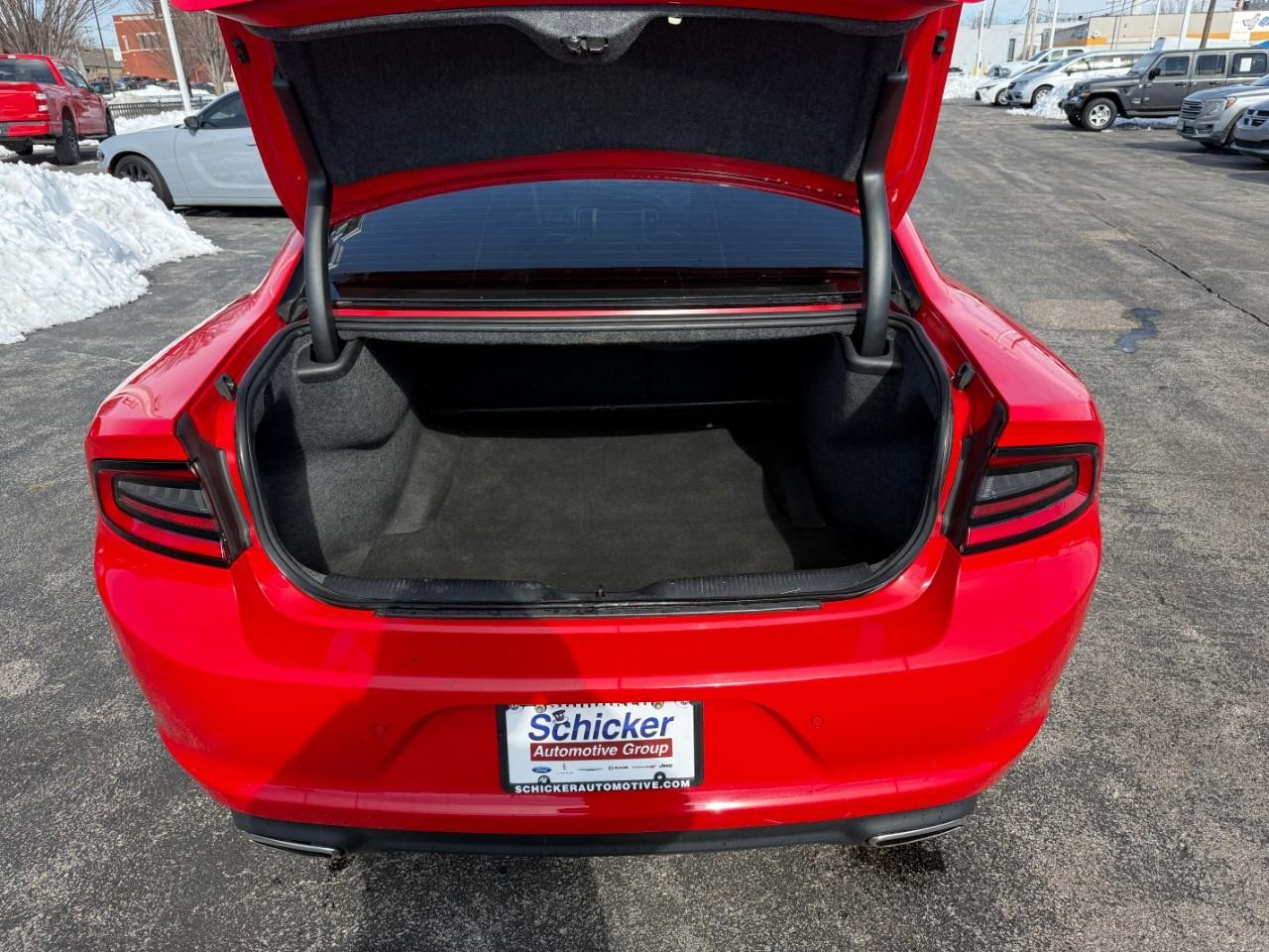 Dodge Charger Vehicle Full-screen Gallery Image 07