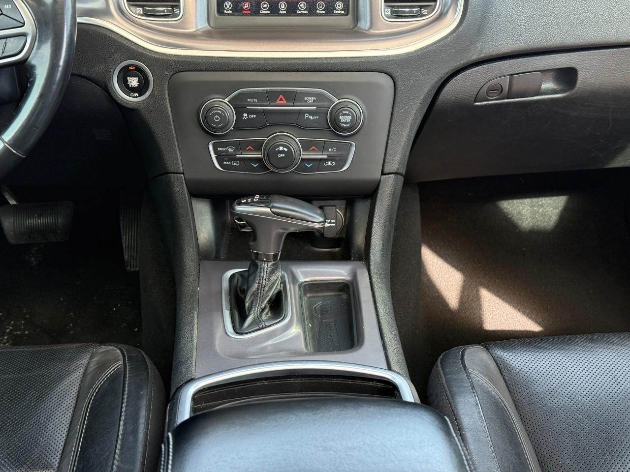 Dodge Charger Vehicle Full-screen Gallery Image 14