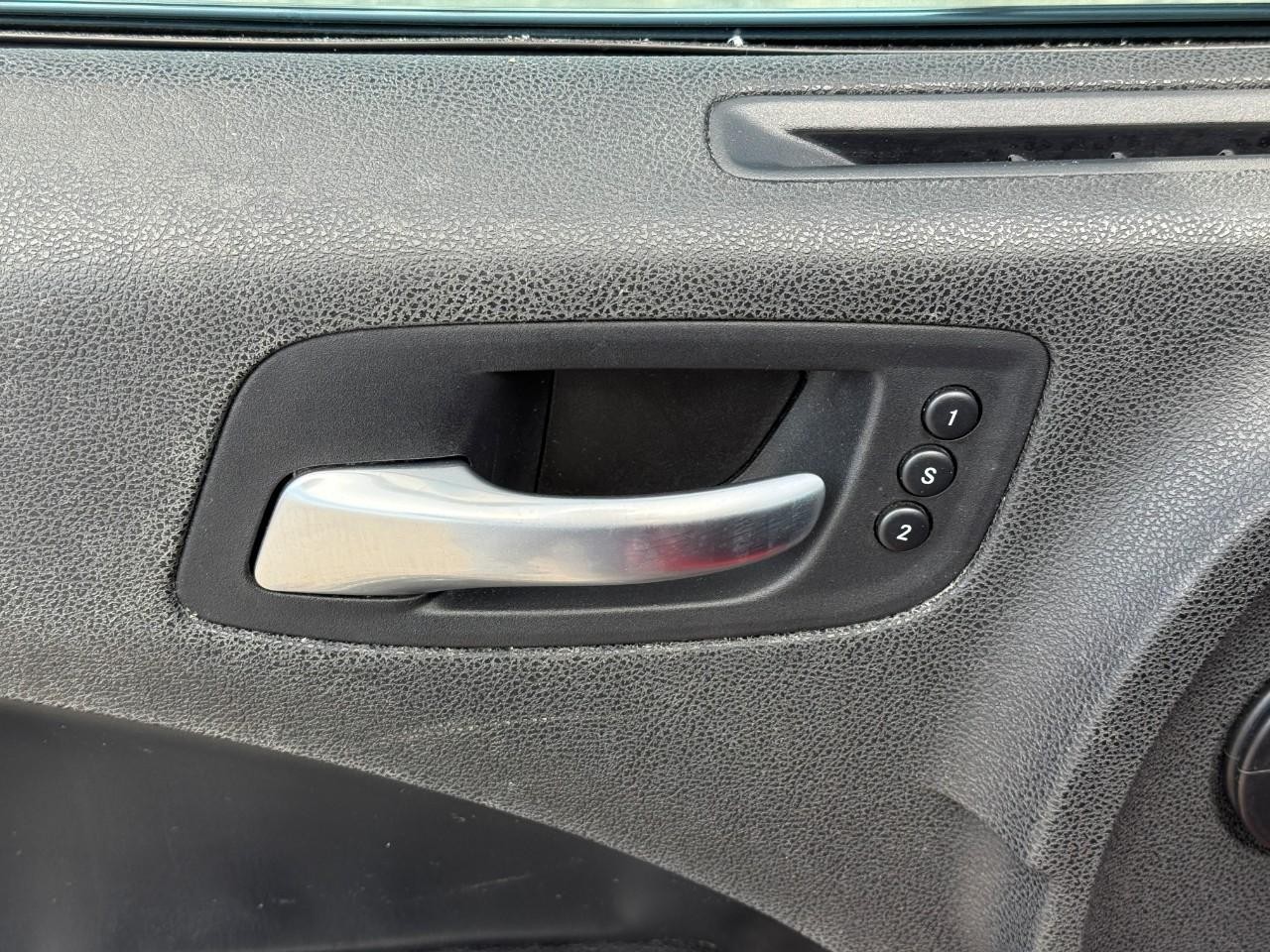 Dodge Charger Vehicle Full-screen Gallery Image 16