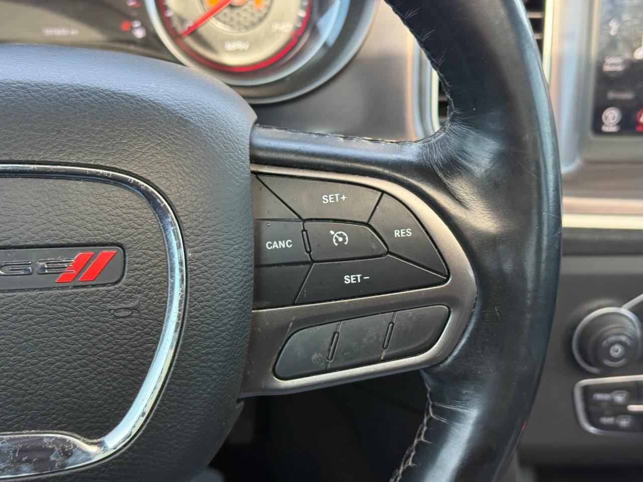 Dodge Charger Vehicle Full-screen Gallery Image 20