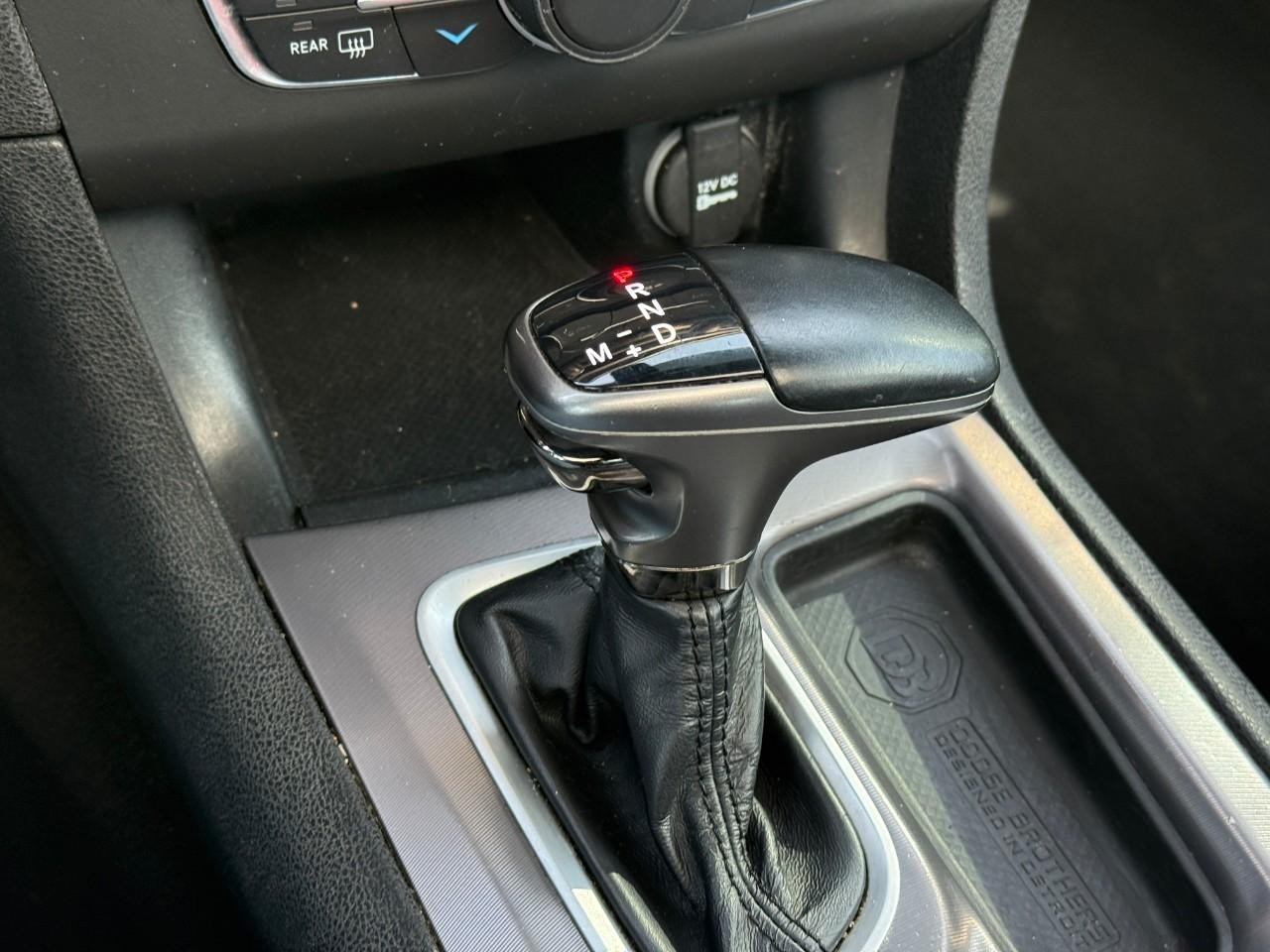 Dodge Charger Vehicle Full-screen Gallery Image 22