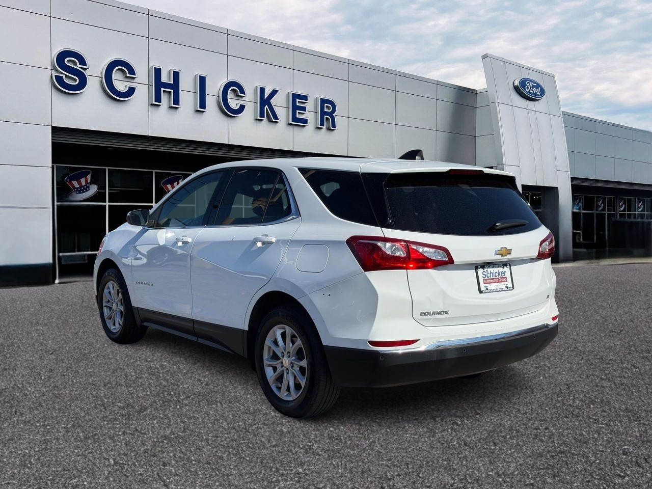 Chevrolet Equinox Vehicle Full-screen Gallery Image 03