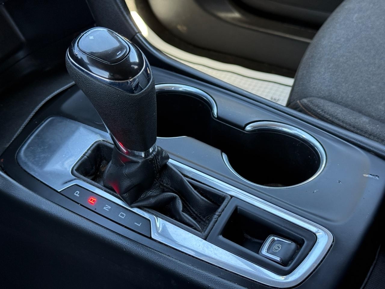 Chevrolet Equinox Vehicle Full-screen Gallery Image 19