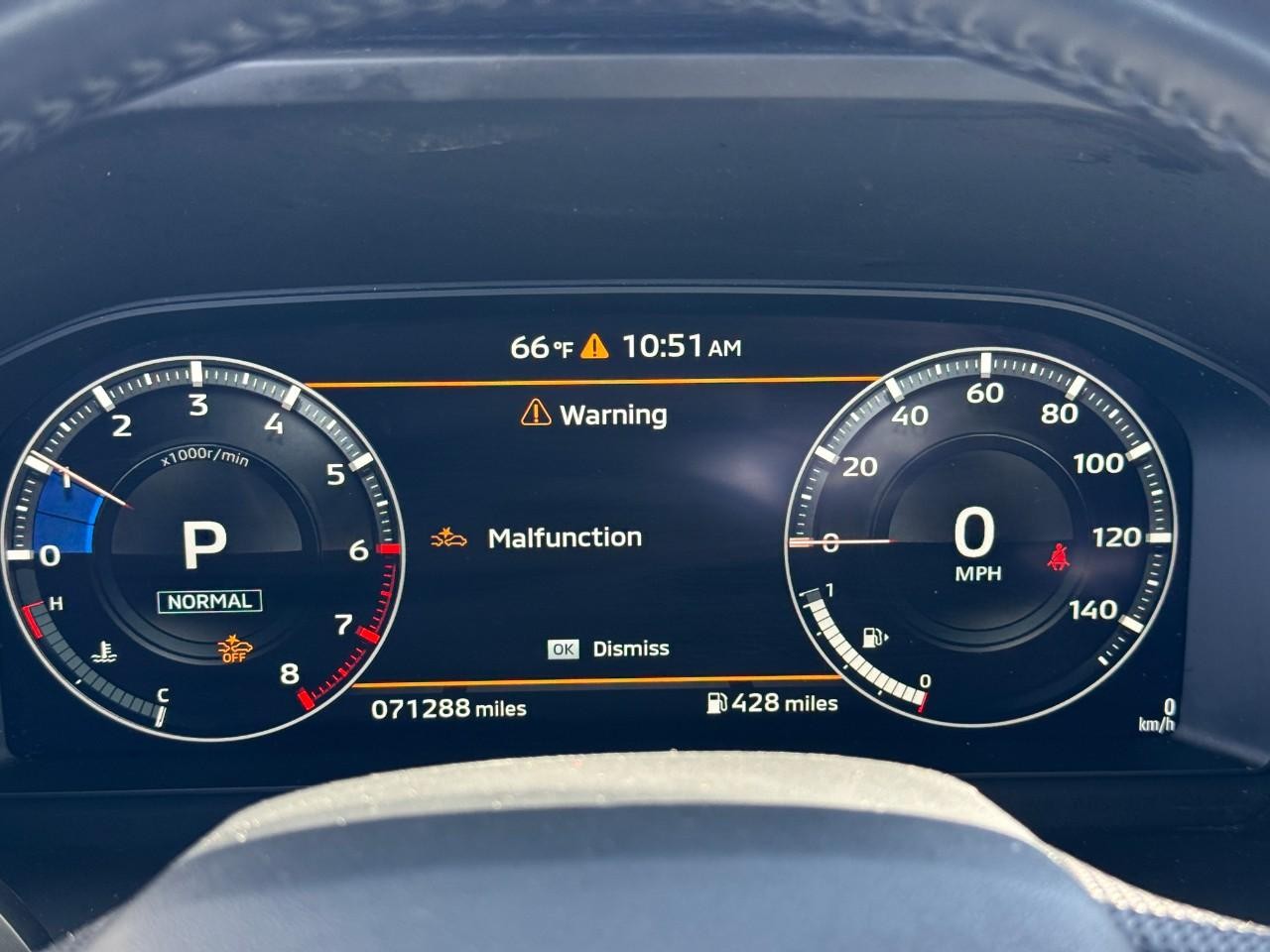 Mitsubishi Outlander Vehicle Full-screen Gallery Image 21