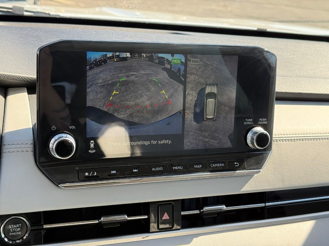 Mitsubishi Outlander Vehicle Full-screen Gallery Image 24