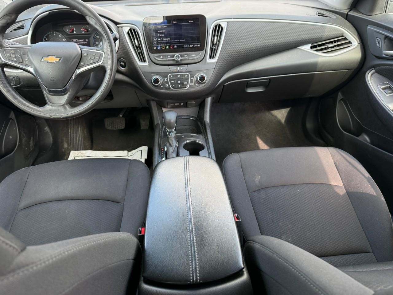 Chevrolet Malibu Vehicle Full-screen Gallery Image 12