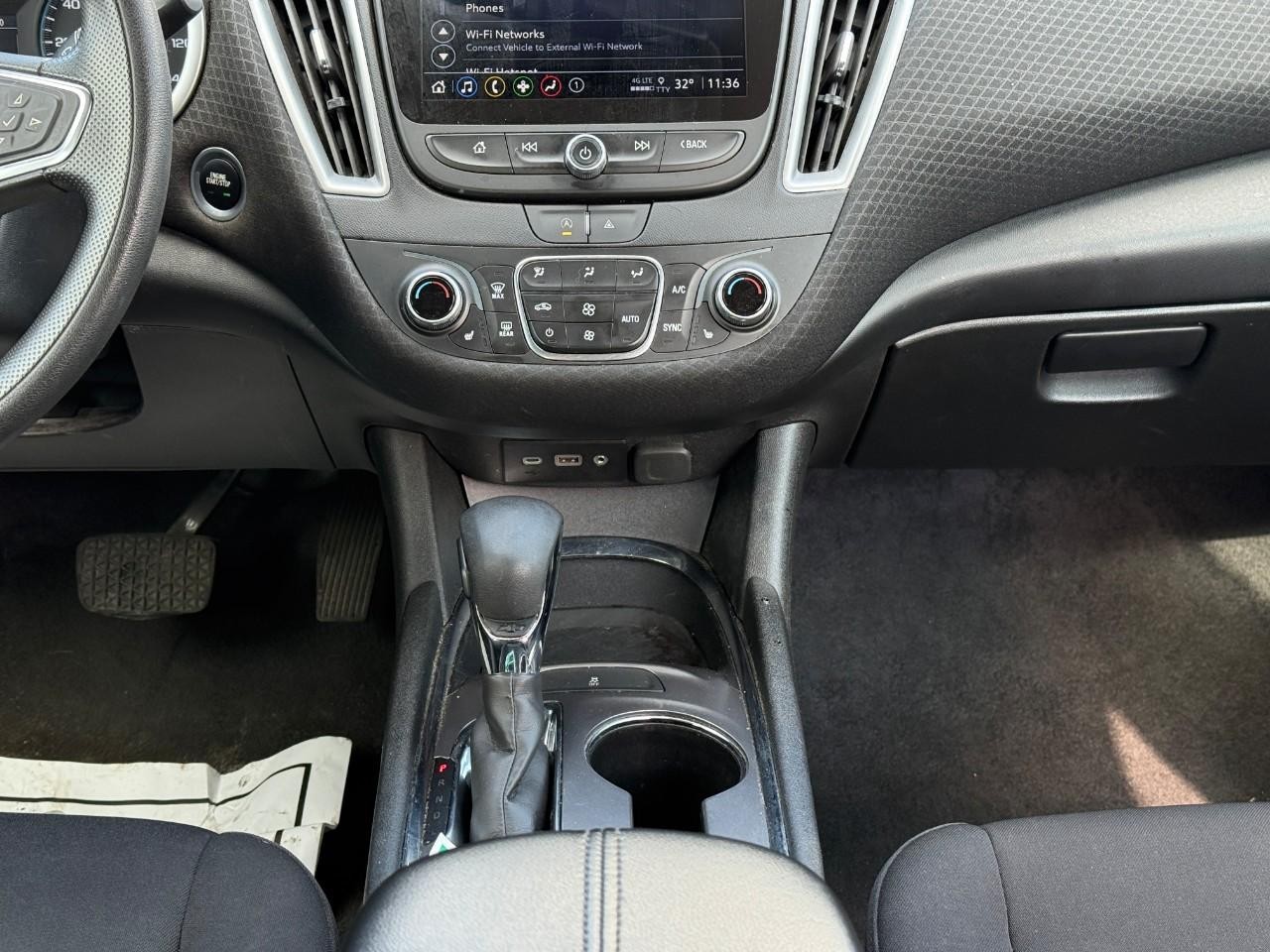 Chevrolet Malibu Vehicle Full-screen Gallery Image 15