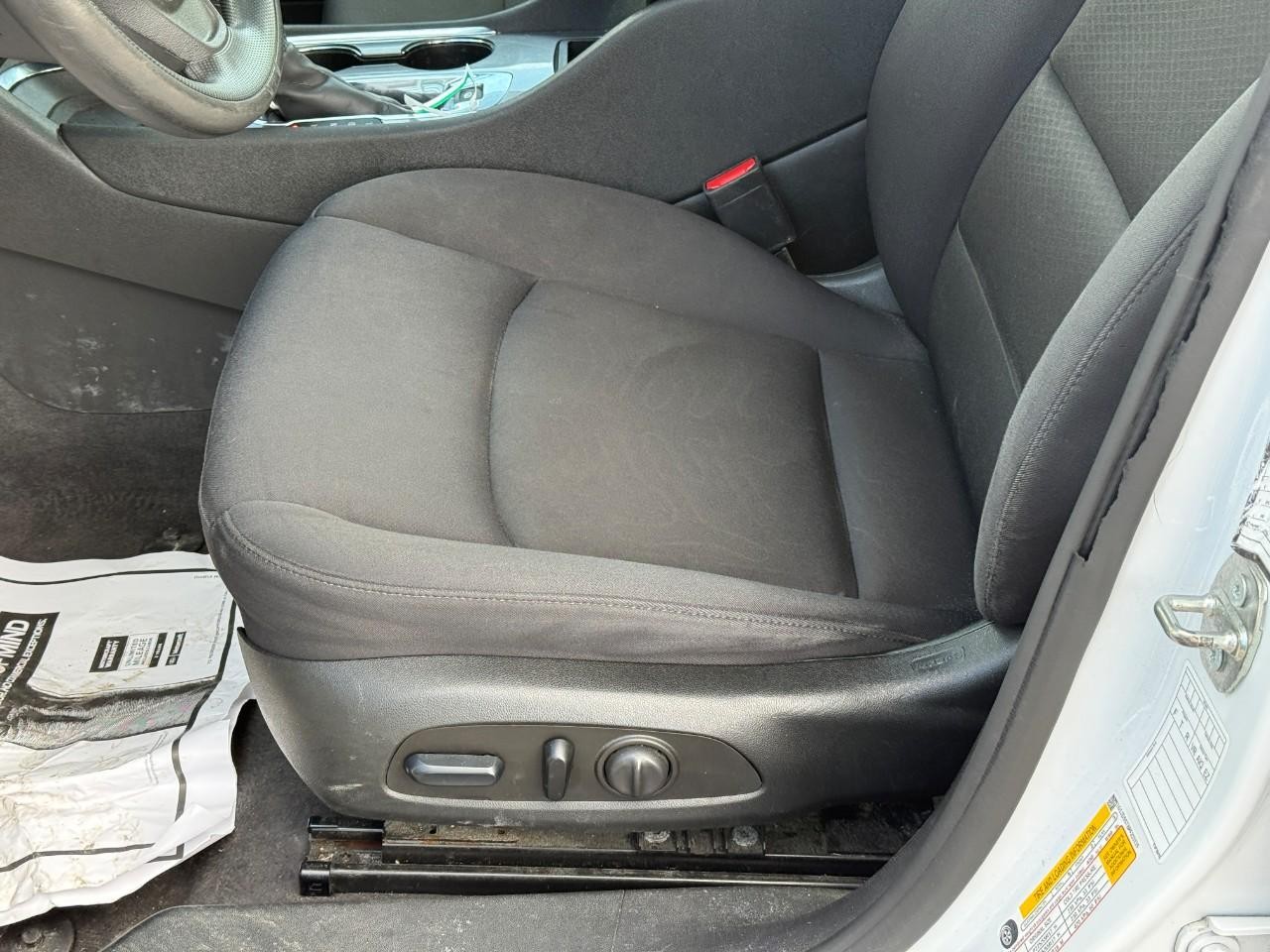 Chevrolet Malibu Vehicle Full-screen Gallery Image 18