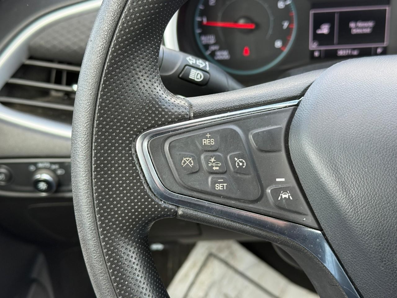 Chevrolet Malibu Vehicle Full-screen Gallery Image 20