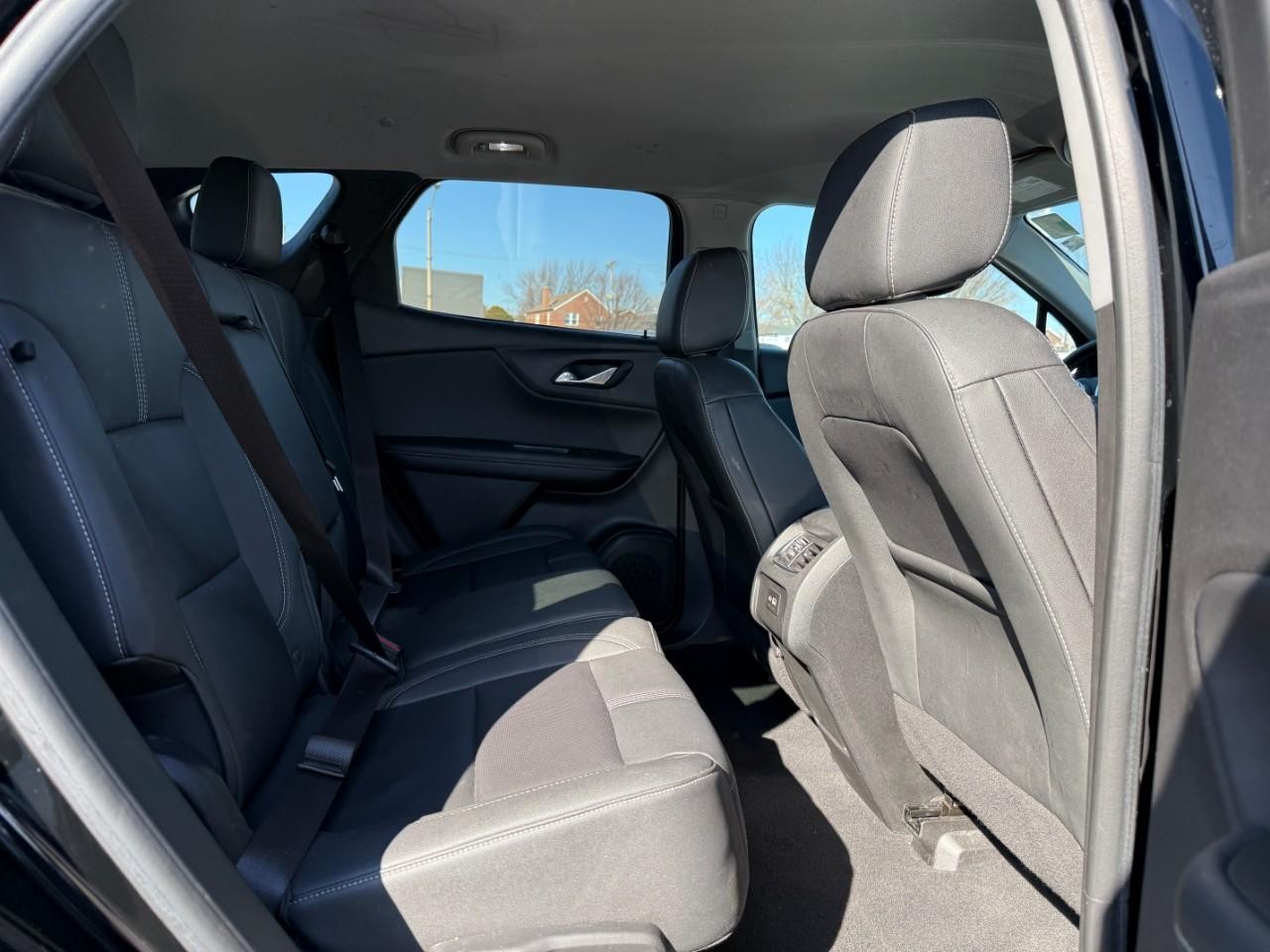 Chevrolet Blazer Vehicle Full-screen Gallery Image 09