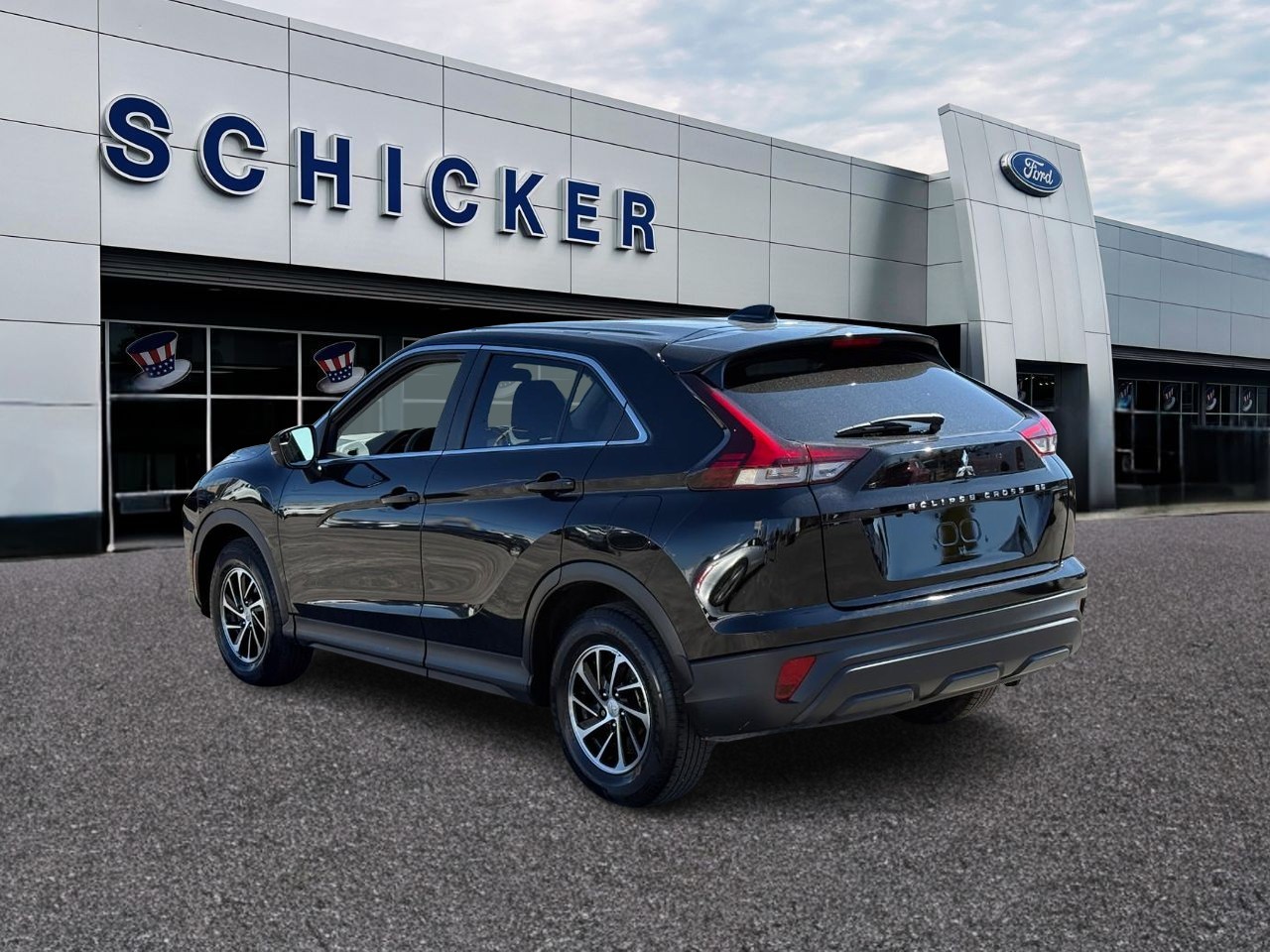 Mitsubishi Eclipse Cross Vehicle Full-screen Gallery Image 03