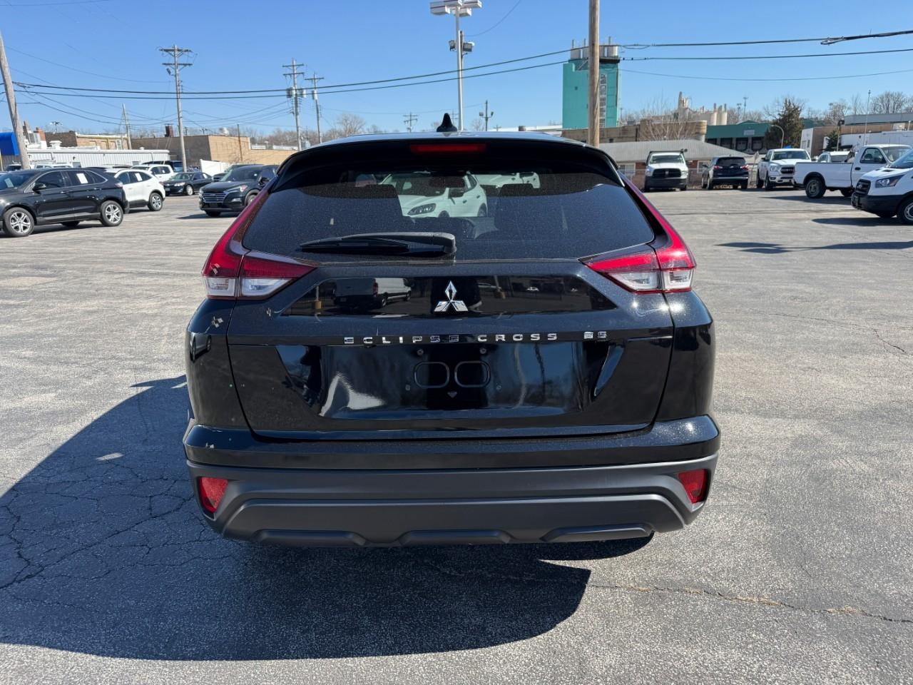 Mitsubishi Eclipse Cross Vehicle Full-screen Gallery Image 05