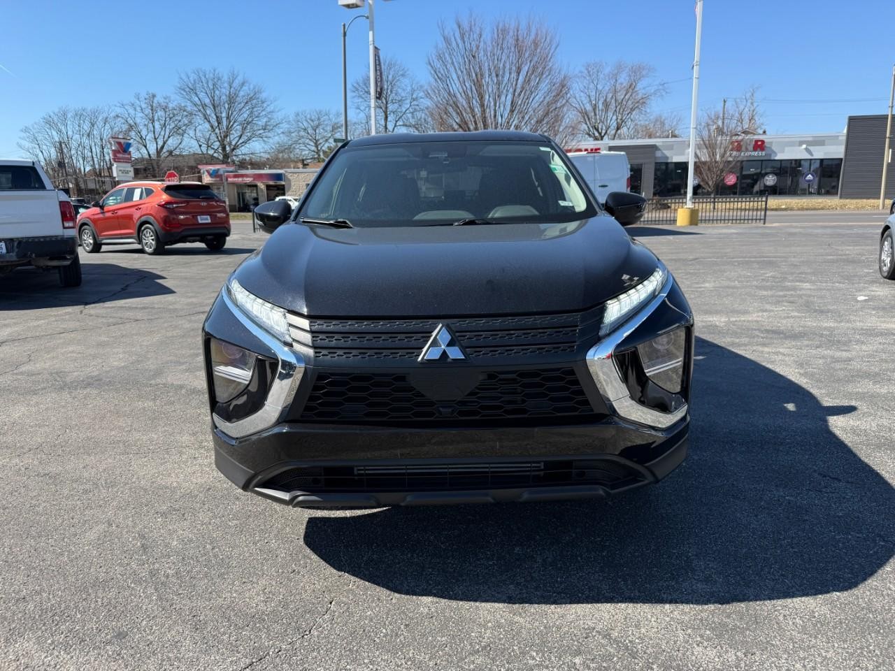 Mitsubishi Eclipse Cross Vehicle Full-screen Gallery Image 07