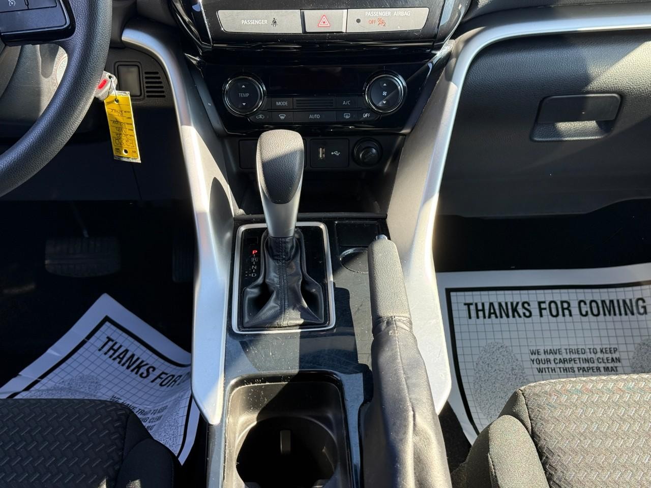 Mitsubishi Eclipse Cross Vehicle Full-screen Gallery Image 14