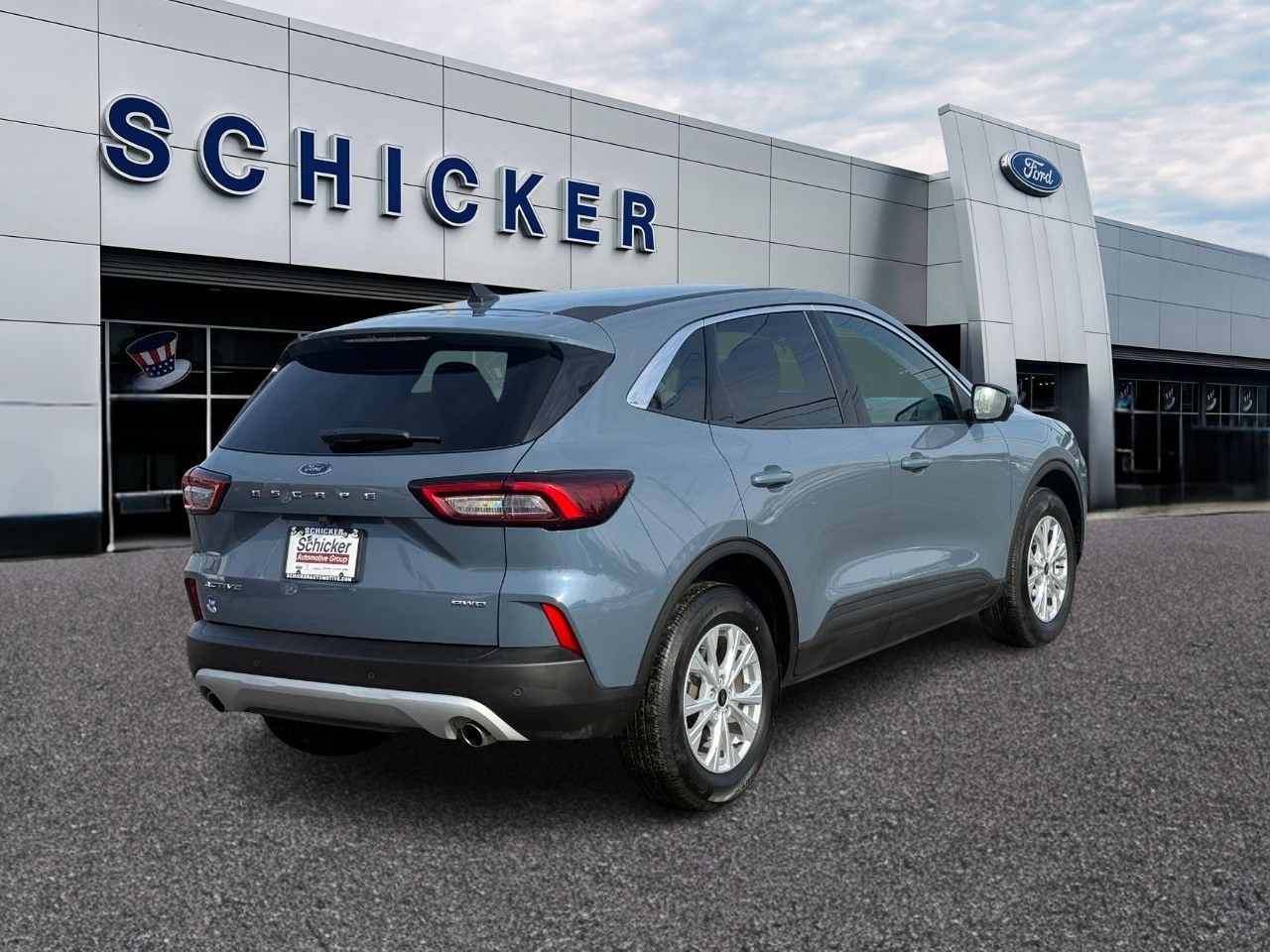 Ford Escape Vehicle Full-screen Gallery Image 02