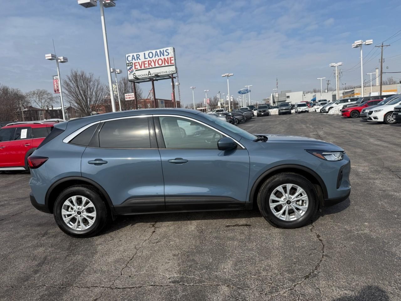 Ford Escape Vehicle Full-screen Gallery Image 05