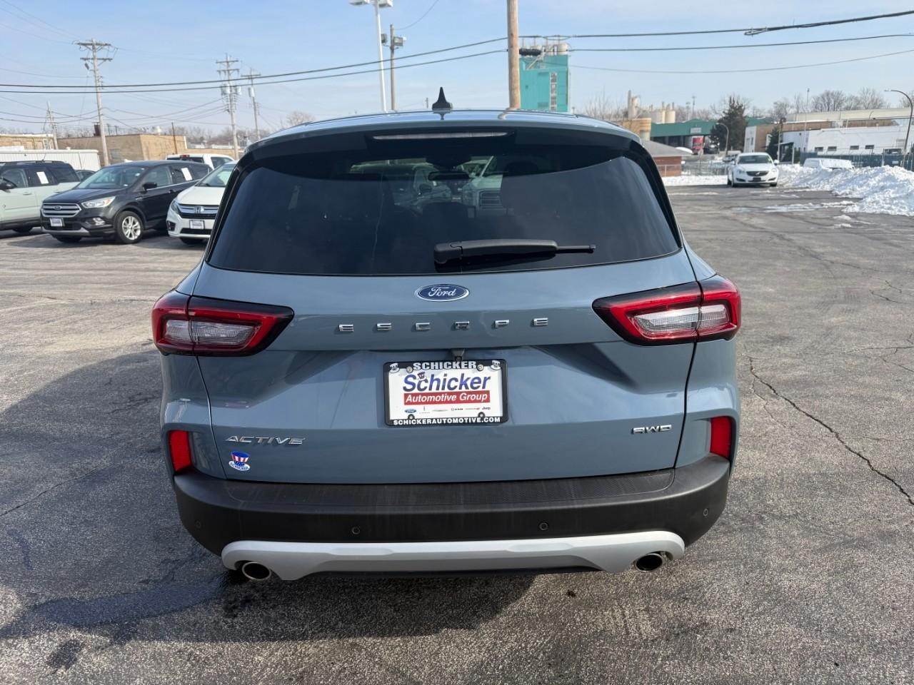 Ford Escape Vehicle Full-screen Gallery Image 07