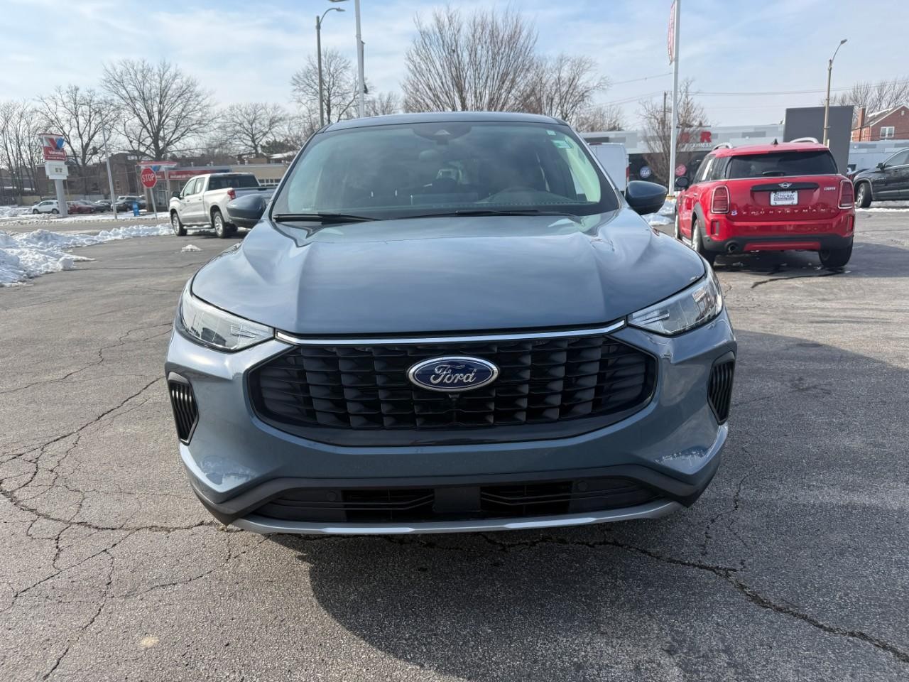 Ford Escape Vehicle Full-screen Gallery Image 08