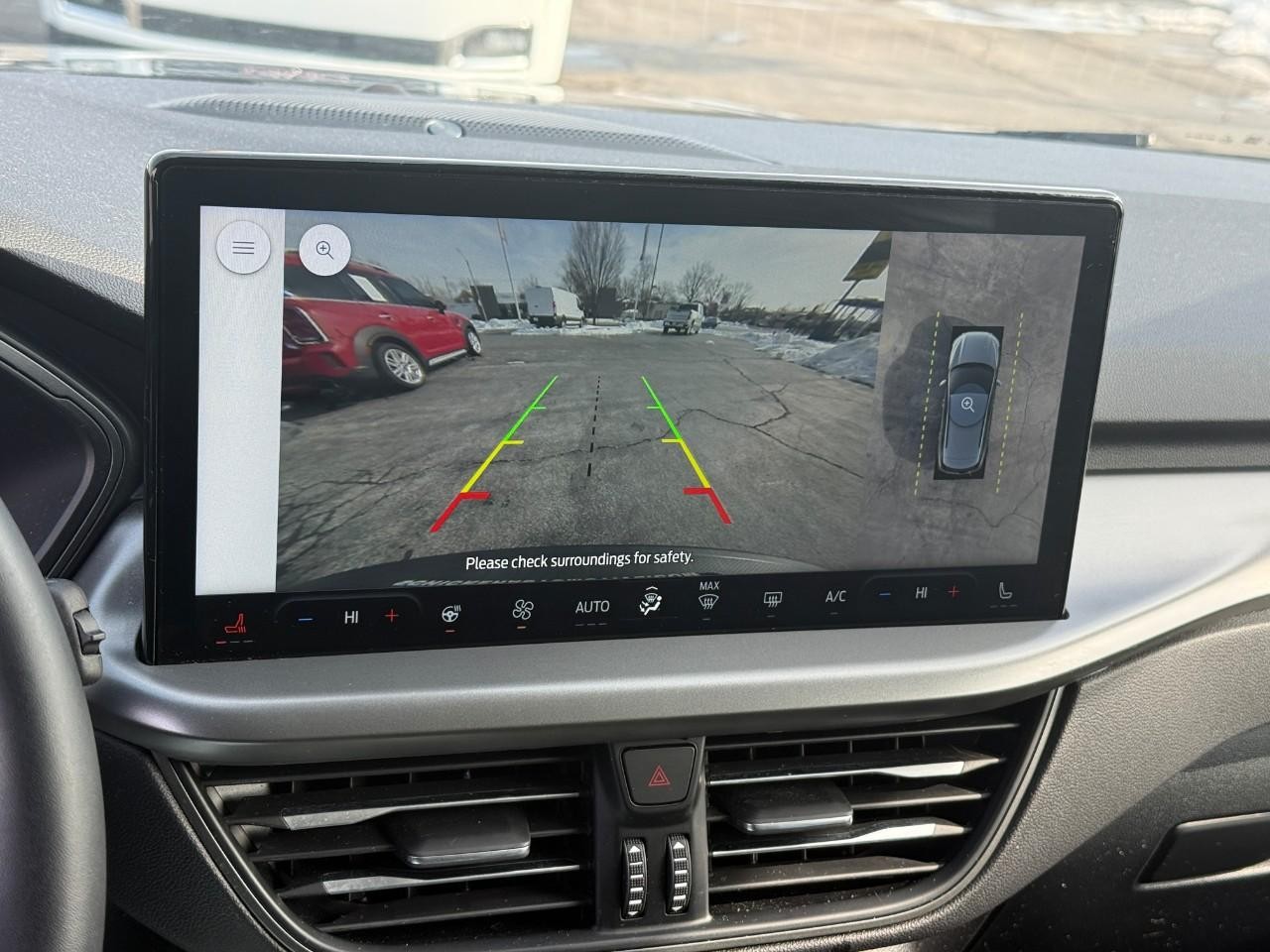 Ford Escape Vehicle Full-screen Gallery Image 27