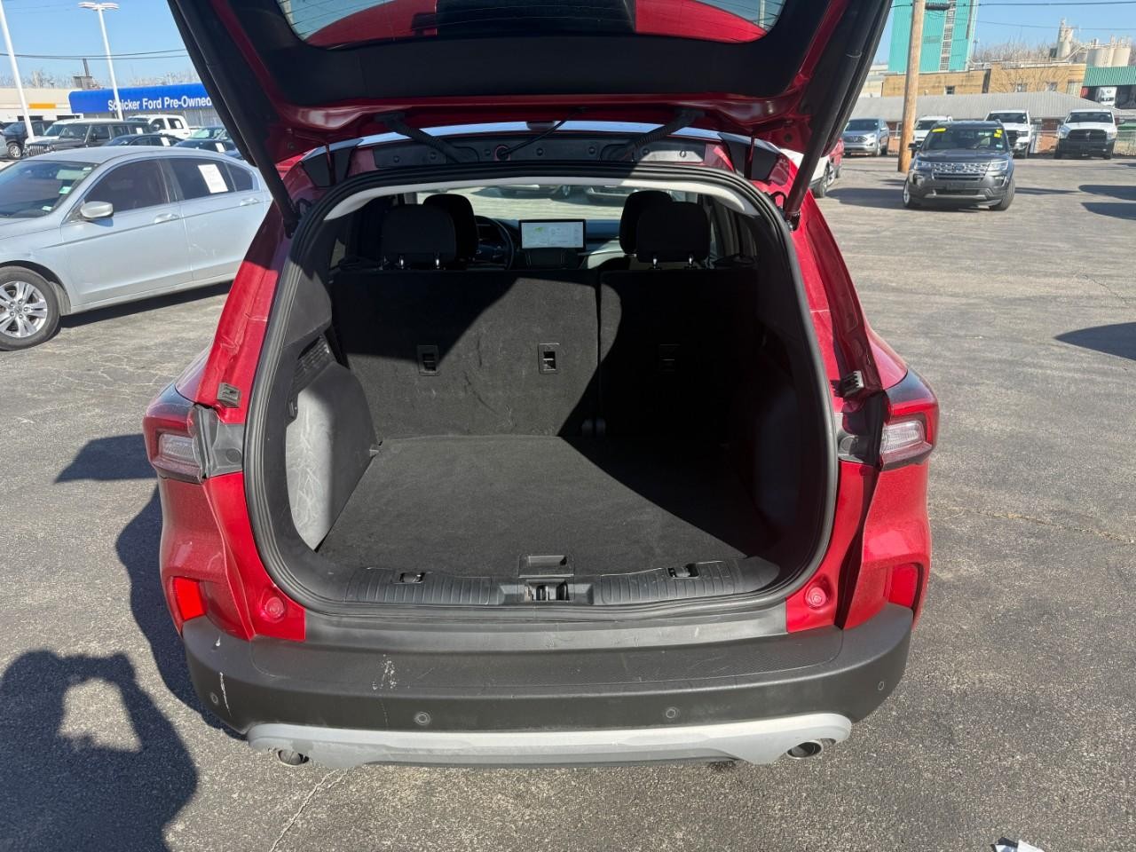 Ford Escape Vehicle Full-screen Gallery Image 07